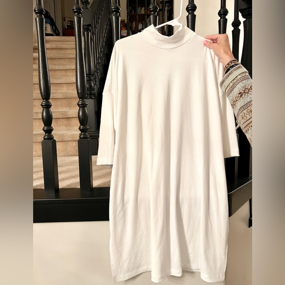 DRESSED IN LALA Mock beck top in white